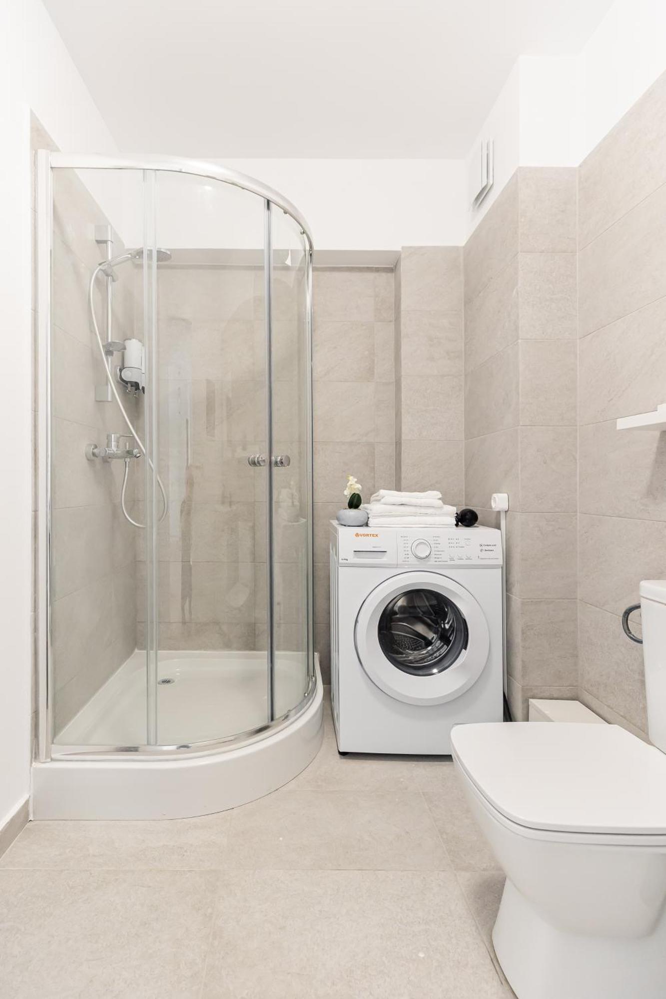 בוקרשט Simplicity Apartments מראה חיצוני תמונה