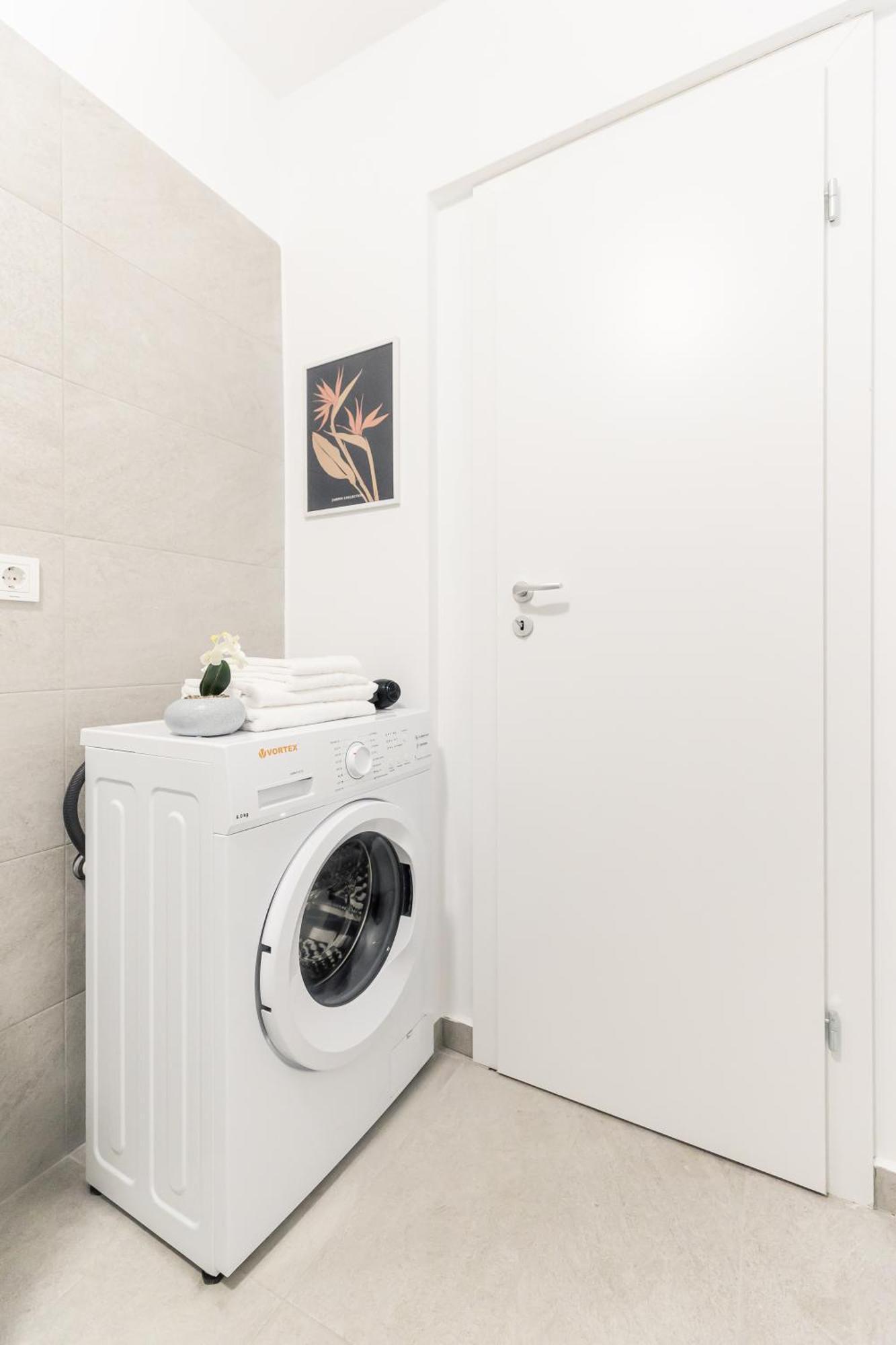 בוקרשט Simplicity Apartments מראה חיצוני תמונה